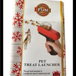 Original Fun Workshop Dog Pet Treat Launcher Red New Pre Wrapped ready to gif